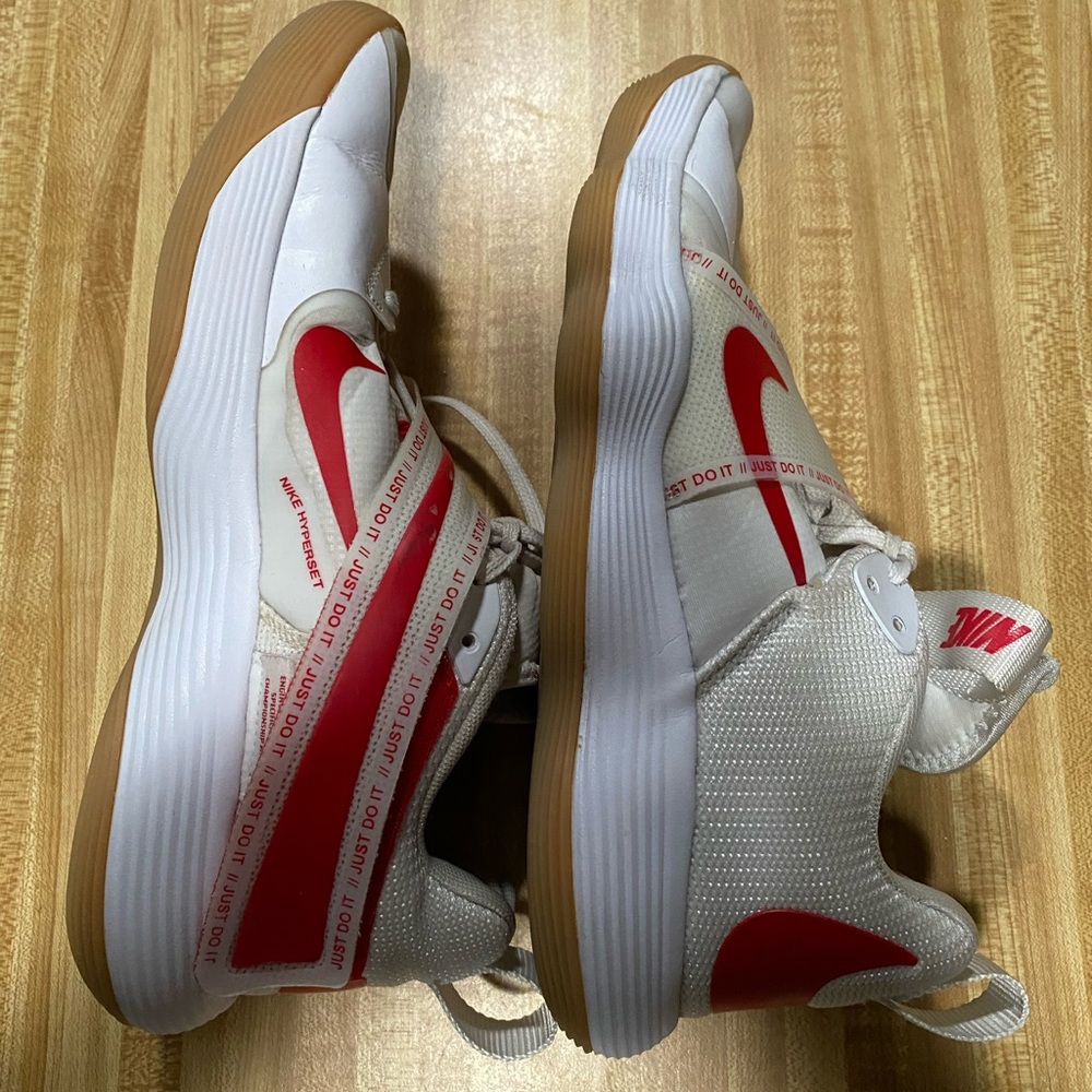 NIKE HYPERSET SHOES SIZE 11.5